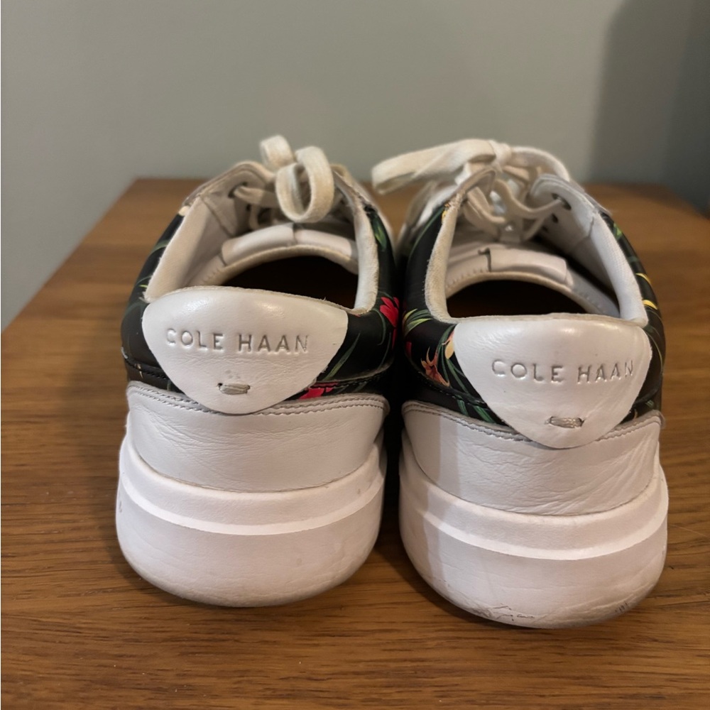Cole Haan Floral White and Black Sneakers Size 8B Pre Loved - Picture 4 of 13